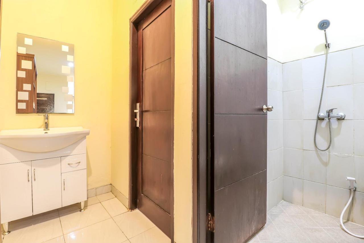 Oyo 2178 Merthan House Семіньяк Екстер'єр фото