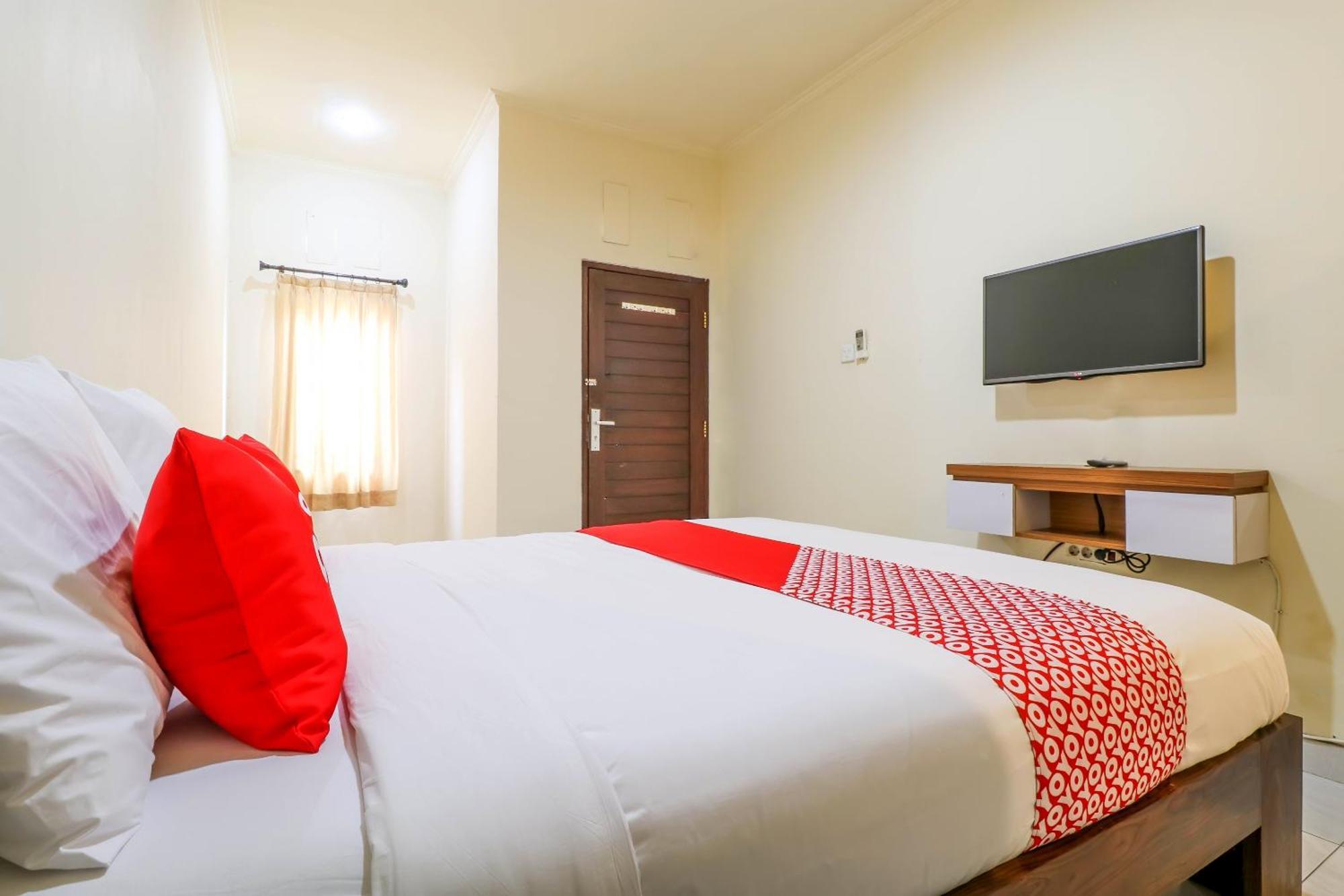 Oyo 2178 Merthan House Семіньяк Екстер'єр фото